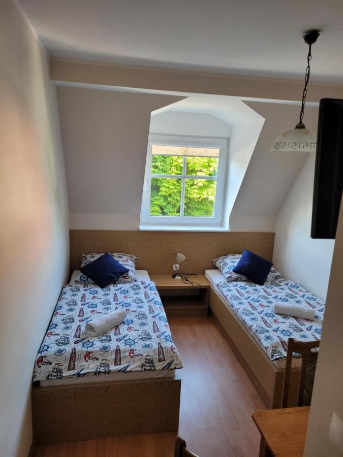 Dom Wczasowy Pod Zegarem Łeba Habitación foto