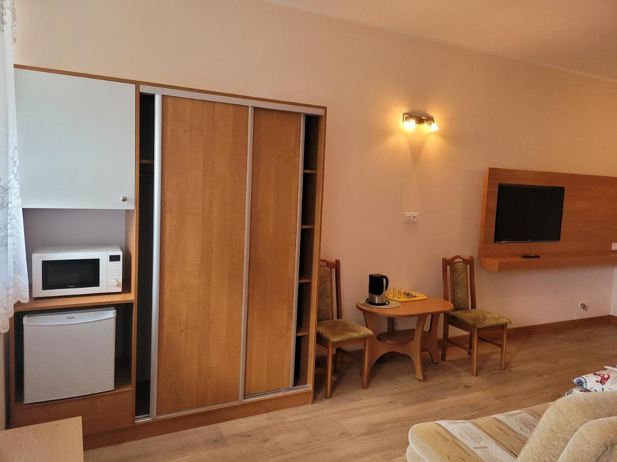 Dom Wczasowy Pod Zegarem Łeba Exterior foto